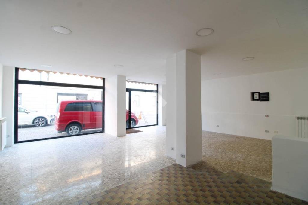 negozio in affitto a Melzo
