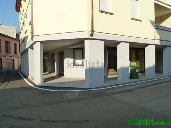 locale commerciale in affitto a Melzo