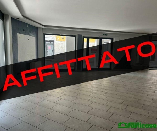 negozio in affitto a Melzo