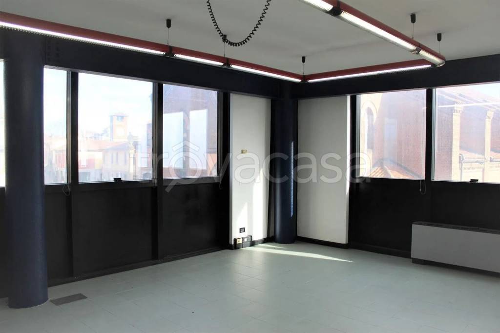 ufficio in affitto a Melzo