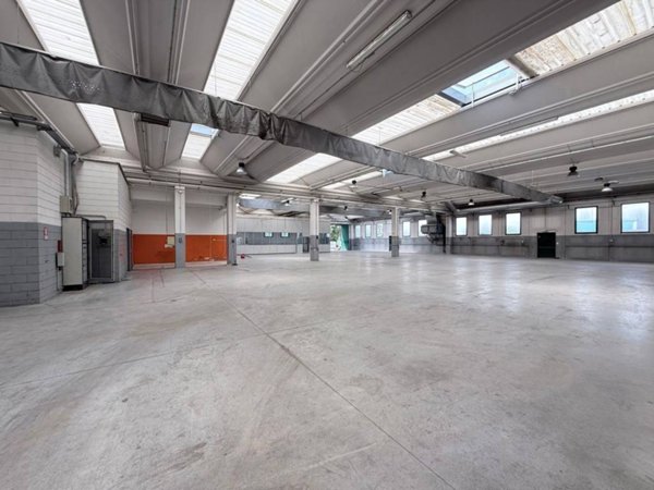 locale commerciale in affitto a Melzo