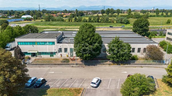 locale commerciale in affitto a Melzo