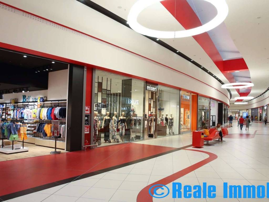 negozio in affitto a Mesero