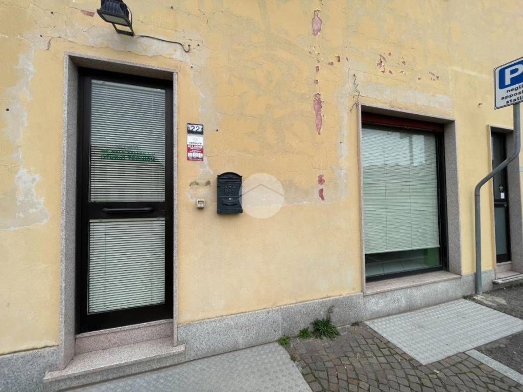 negozio in affitto a Mesero