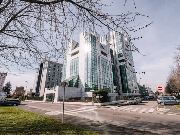 ufficio in affitto a Milano in zona Baggio