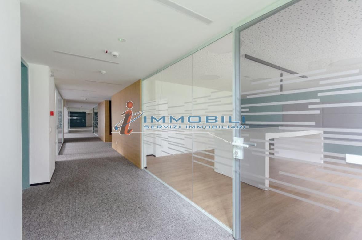 ufficio in affitto a Milano in zona Centro Direzionale