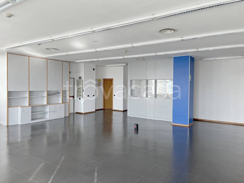 ufficio in affitto a Milano in zona Rogoredo