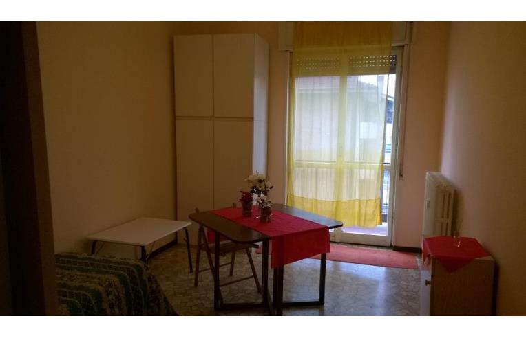 camera doppia in affitto a Milano in zona Lorenteggio