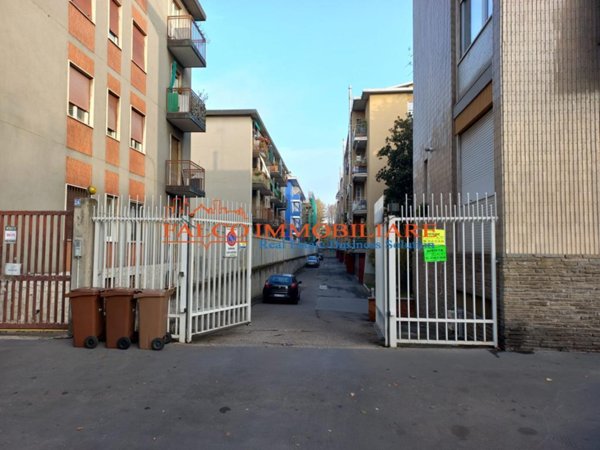 locale commerciale in affitto a Milano