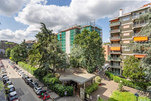 appartamento in affitto a Milano in zona Lorenteggio