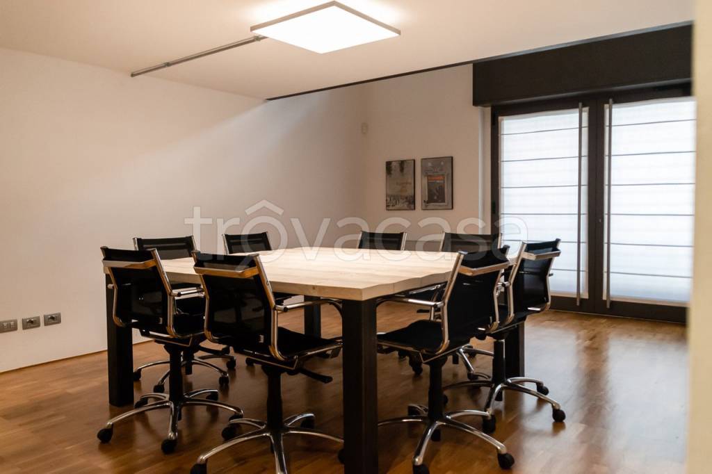 ufficio in affitto a Milano in zona Sant'Ambrogio