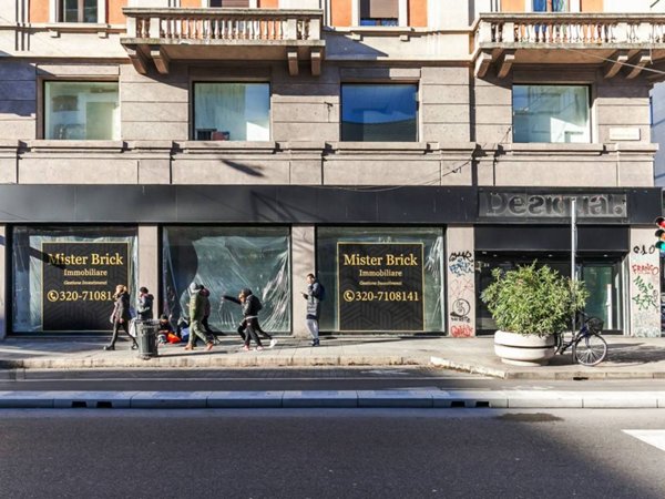 negozio in affitto a Milano in zona Centro Direzionale