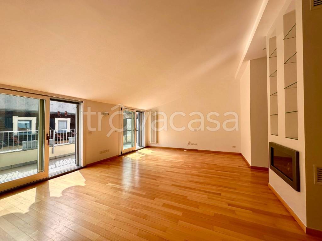 appartamento in affitto a Milano