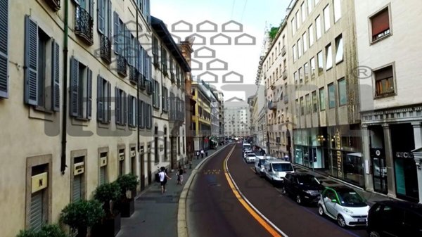 negozio in affitto a Milano