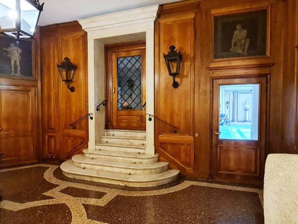 negozio in affitto a Milano