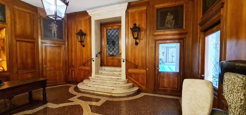 negozio in affitto a Milano