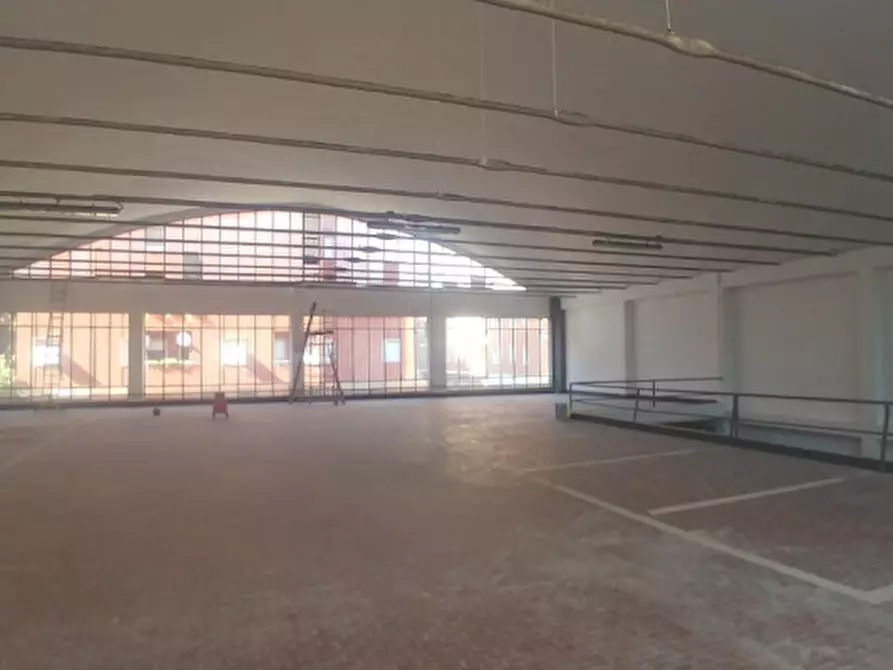 locale di sgombero in affitto a Milano