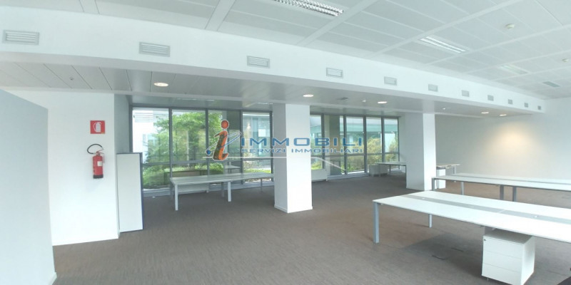ufficio in affitto a Milano in zona Centro Direzionale