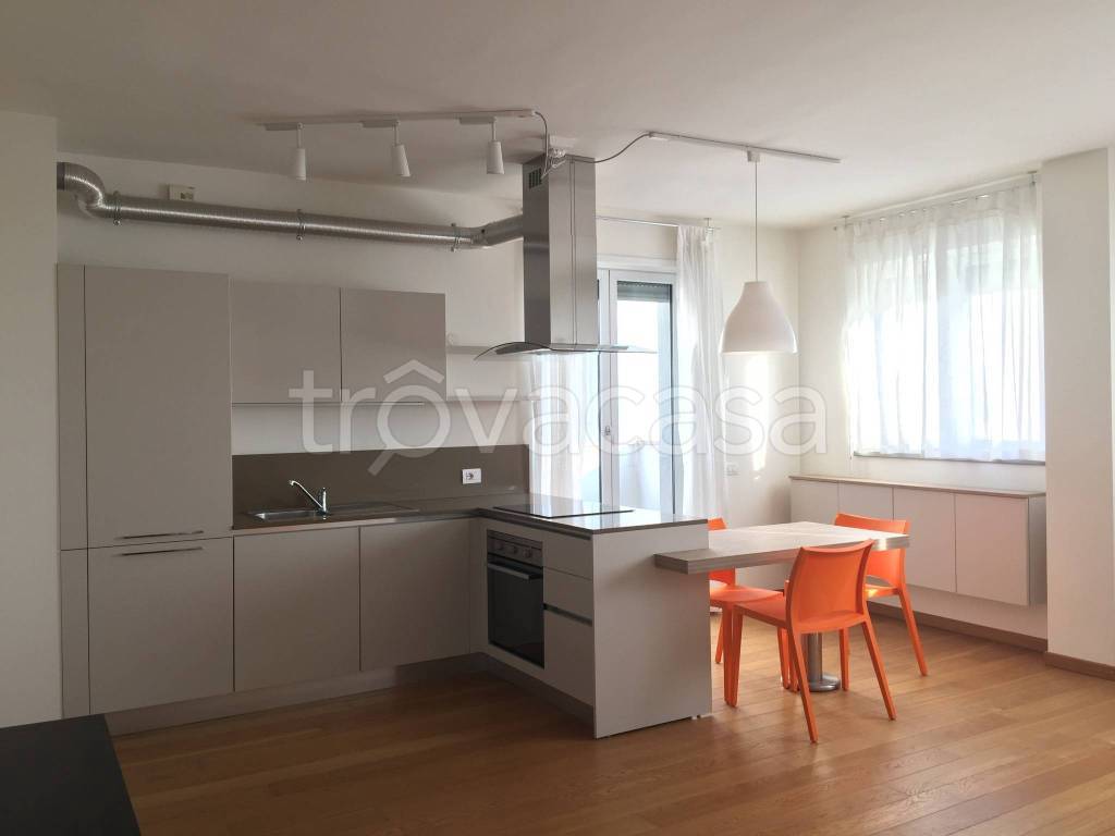 appartamento in affitto a Milano in zona Solari
