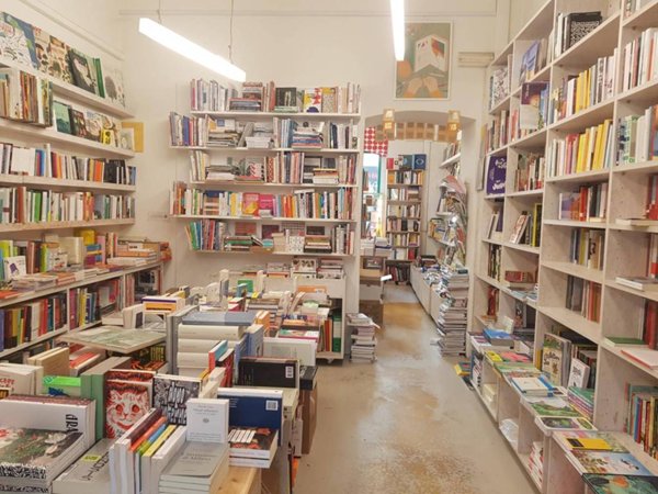 negozio in affitto a Milano in zona Isola