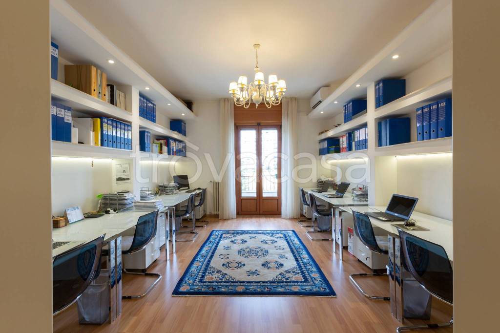 ufficio in affitto a Milano in zona XXII Marzo