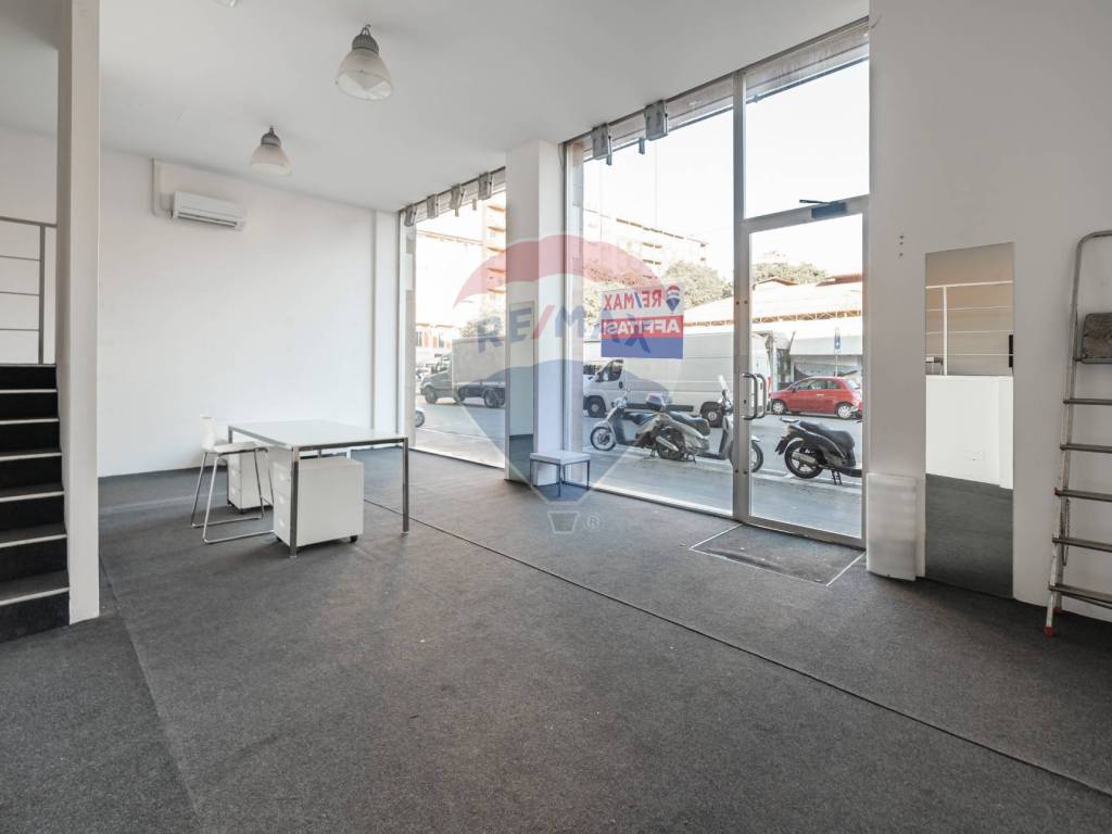 negozio in affitto a Milano in zona Solari
