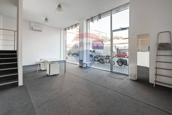 negozio in affitto a Milano in zona Solari