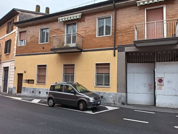 appartamento in affitto a Milano in zona Baggio