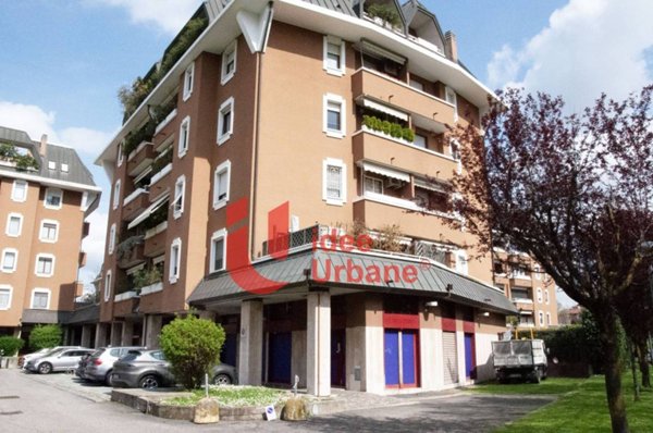 negozio in affitto a Milano in zona Gallaratese