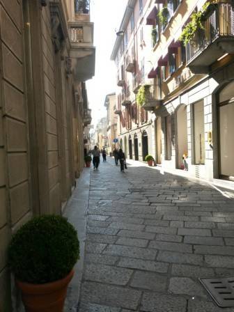 negozio in affitto a Milano