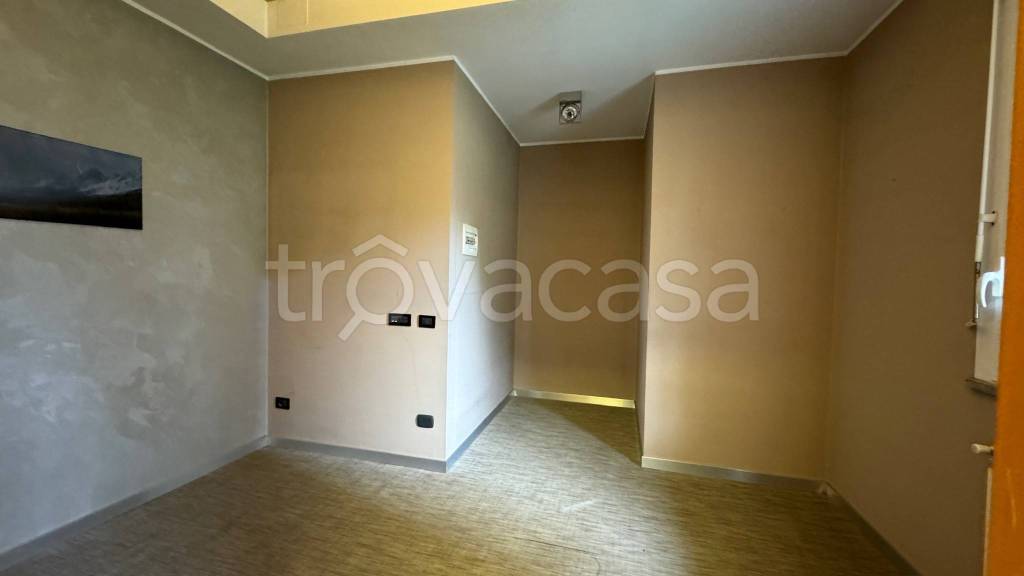 ufficio in affitto a Milano in zona Famagosta