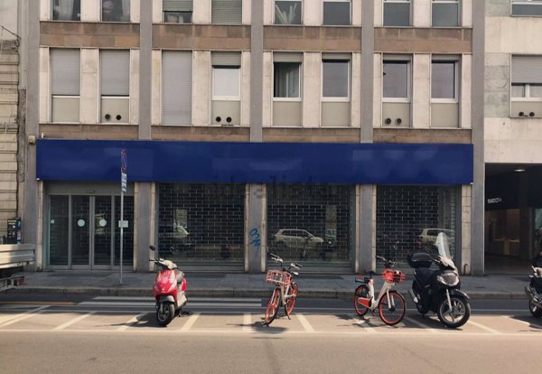 negozio in affitto a Milano