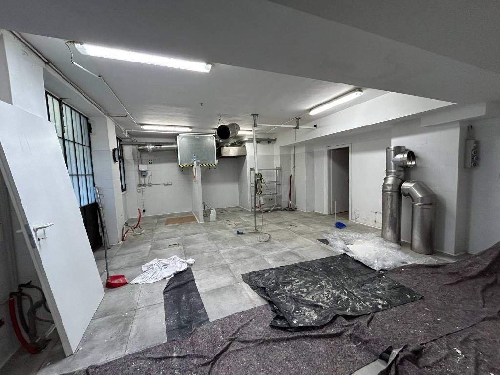 locale commerciale in affitto a Milano
