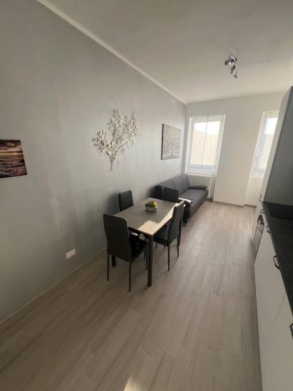 appartamento in affitto a Milano in zona Famagosta