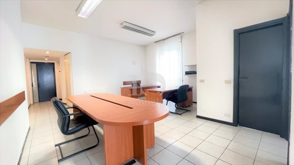 ufficio in affitto a Milano