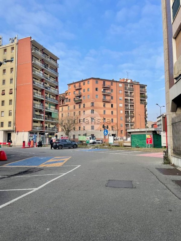locale commerciale in affitto a Milano