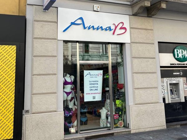 negozio in affitto a Milano in zona Centro Direzionale