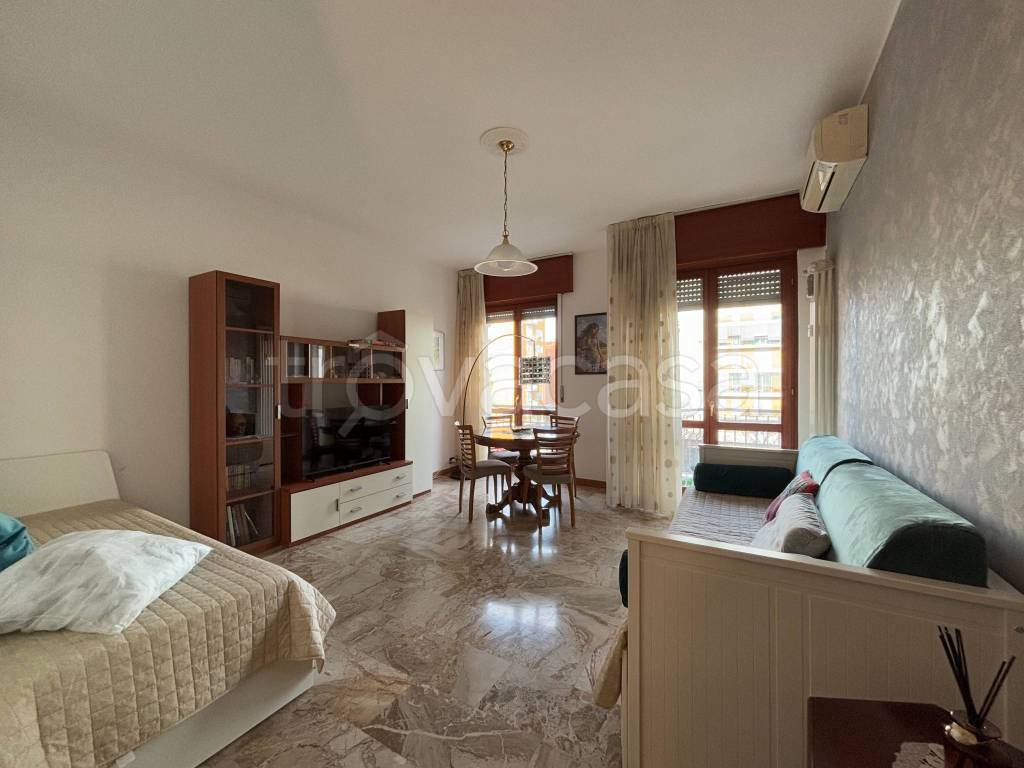 appartamento in affitto a Milano in zona Famagosta