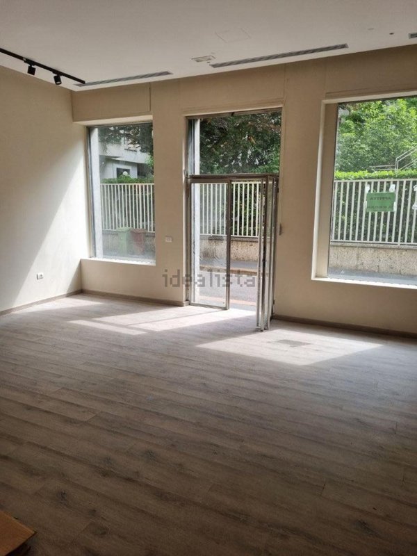 negozio in affitto a Milano