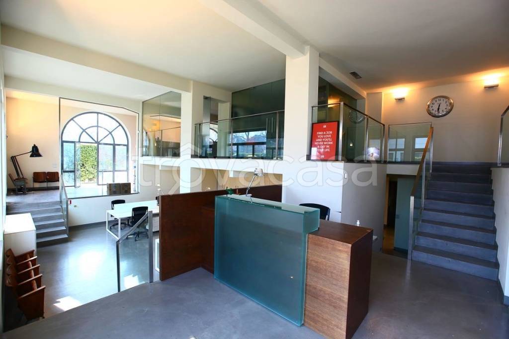 ufficio in affitto a Milano in zona Barona