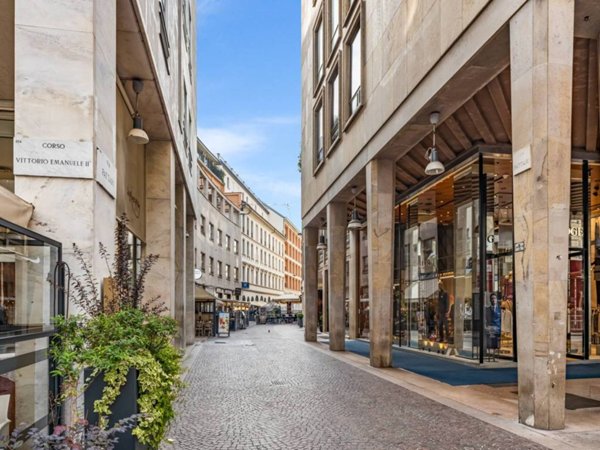 negozio in affitto a Milano
