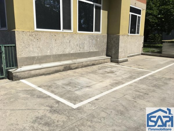 locale commerciale in affitto a Milano