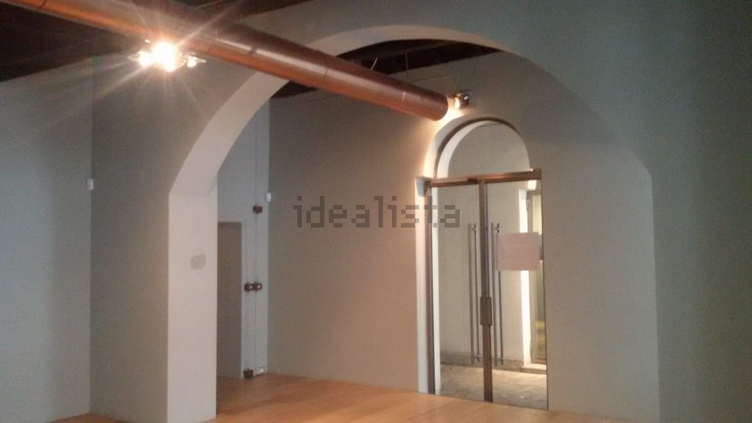 negozio in affitto a Milano