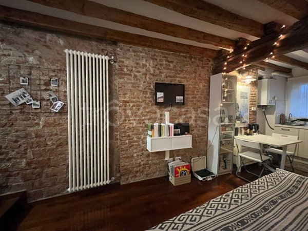 appartamento in affitto a Milano in zona Porta Ticinese
