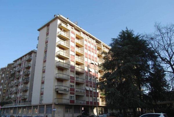 appartamento in affitto a Milano in zona Lorenteggio