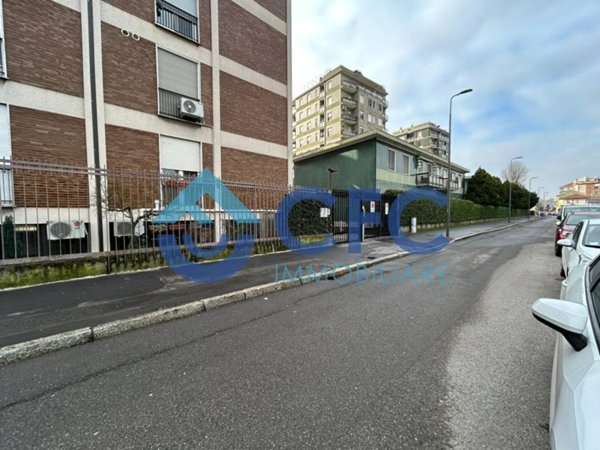 locale commerciale in affitto a Milano in zona Gorla