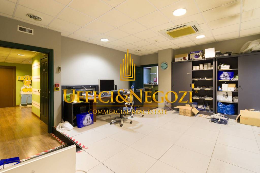 negozio in affitto a Milano