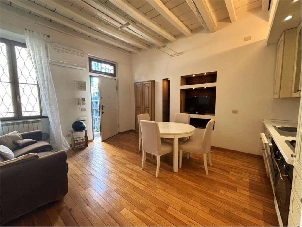 appartamento in affitto a Milano in zona Porta Nuova