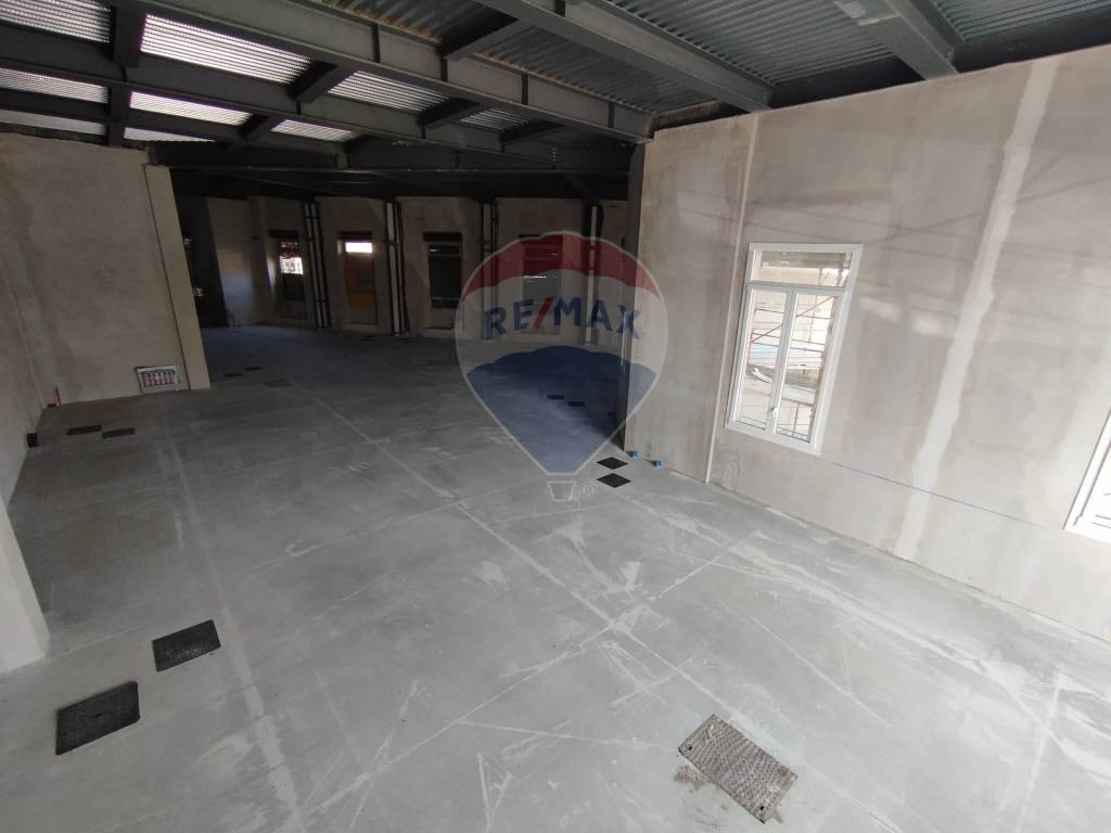 locale commerciale in affitto a Milano