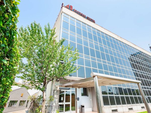 intera palazzina in affitto a Milano in zona Chiesa Rossa
